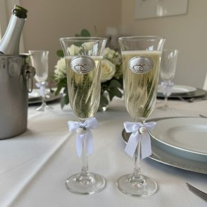 Pahare Sampanie Miri Argintate cu Medalion Verighete